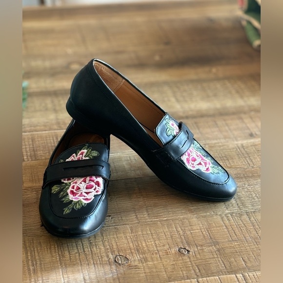 Seven Dials Sabrina Embroidered Pink/Red Rose Black Flat Loafer. Size 8 EUC. - Picture 1 of 11